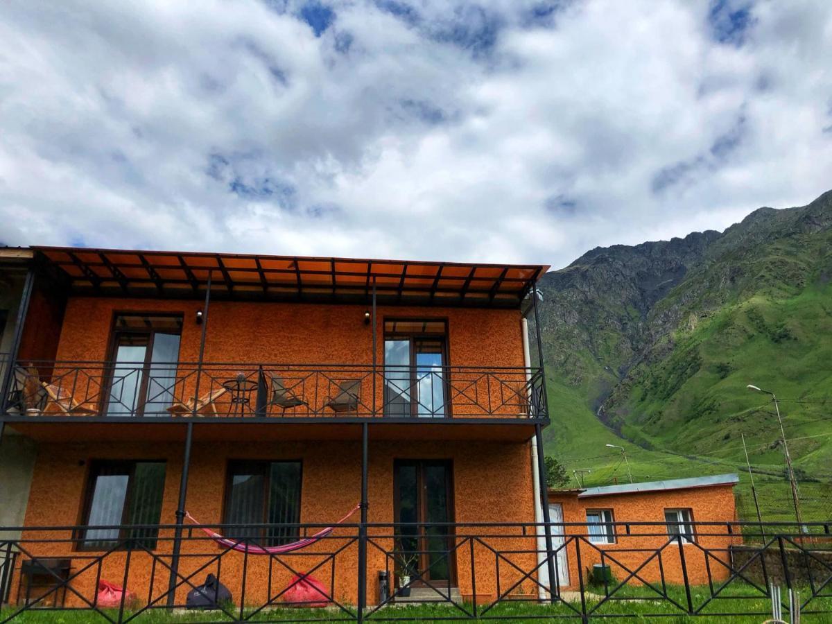 Hotel Elegant Kazbegi Kültér fotó