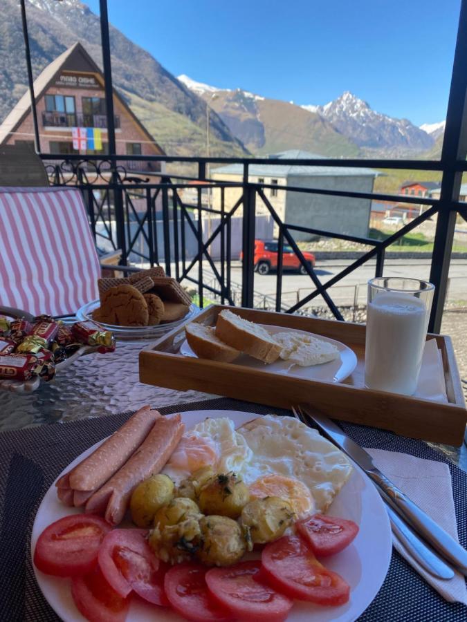 Hotel Elegant Kazbegi Kültér fotó